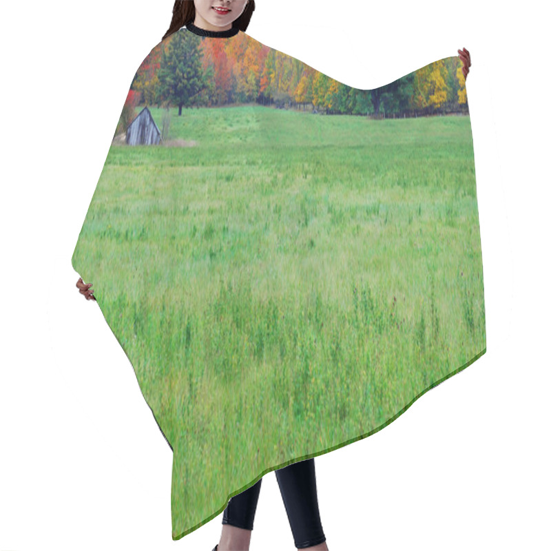 Personality  Wooden Shed Hair Cutting Cape