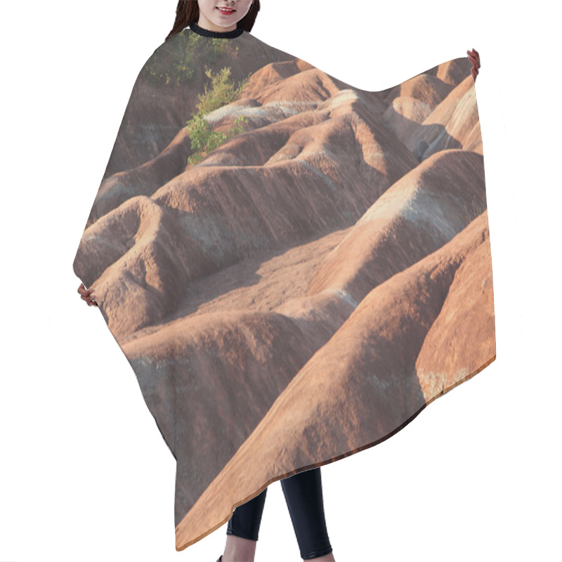 Personality  RRolling Hills Of Cheltenham Badlands Hair Cutting Cape