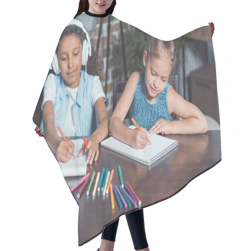 Personality  Multicultural Girls Drawing Pictures Hair Cutting Cape