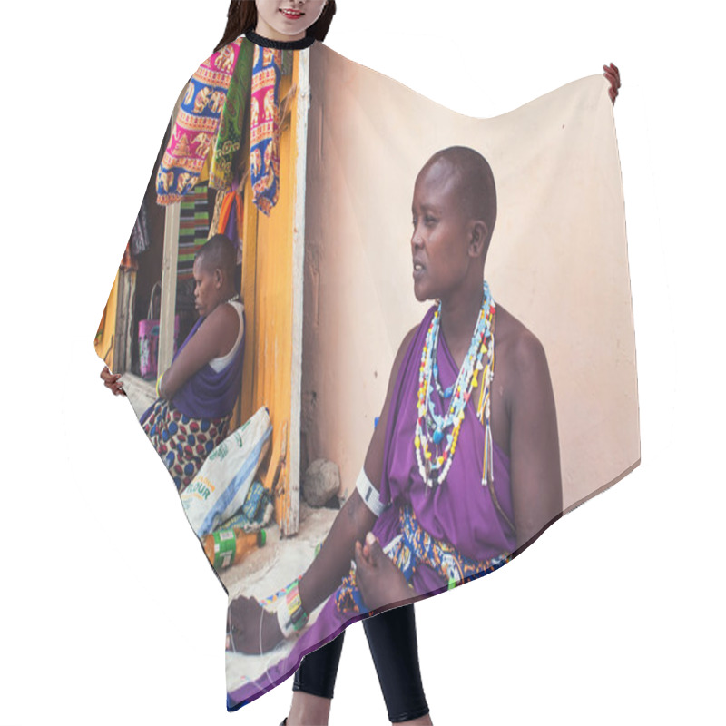 Personality  Beautiful Masaai Woman Hair Cutting Cape