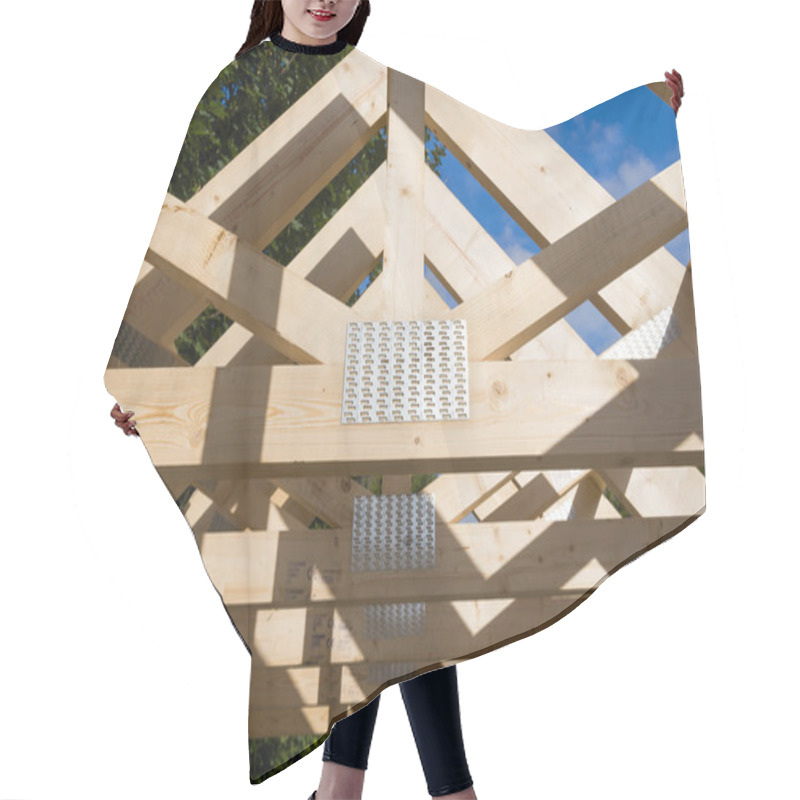 Personality  Timber Roof Trusses Hair Cutting Cape