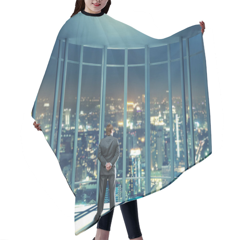 Personality  Man Looking Through Glass Window Hair Cutting Cape