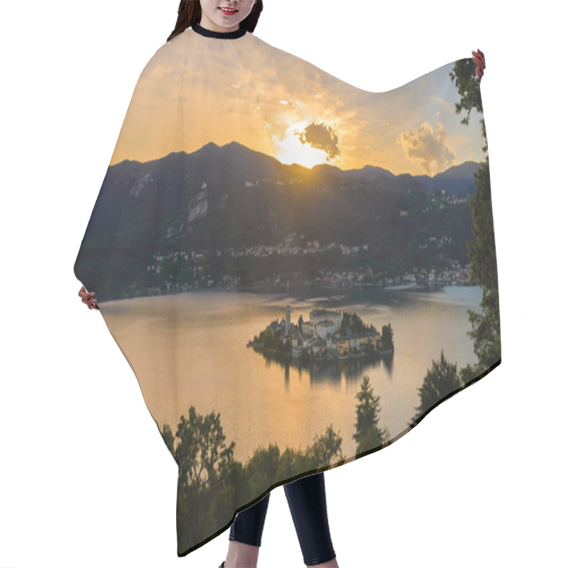 Personality  San Giulio Island Hair Cutting Cape