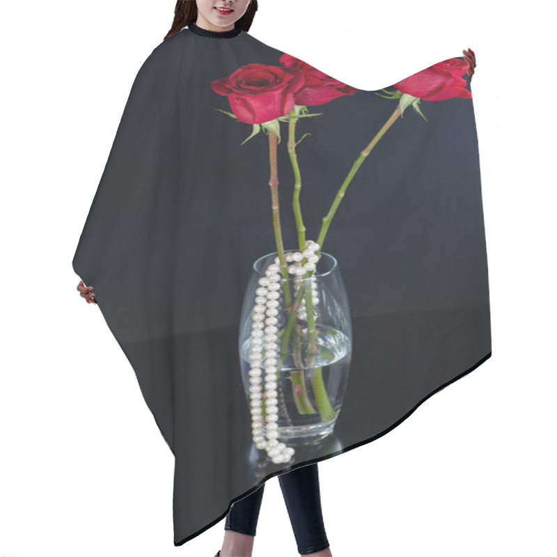 Personality  Red Roses In A Glass Vase And Necklace Of White Pearls Hair Cutting Cape