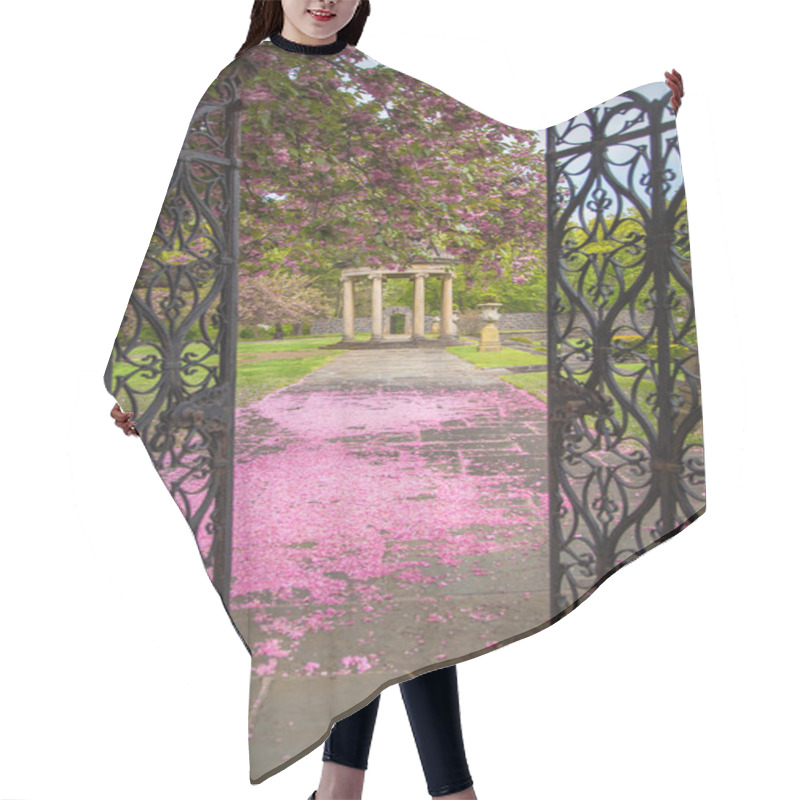 Personality  Spring Garden Scene Hair Cutting Cape