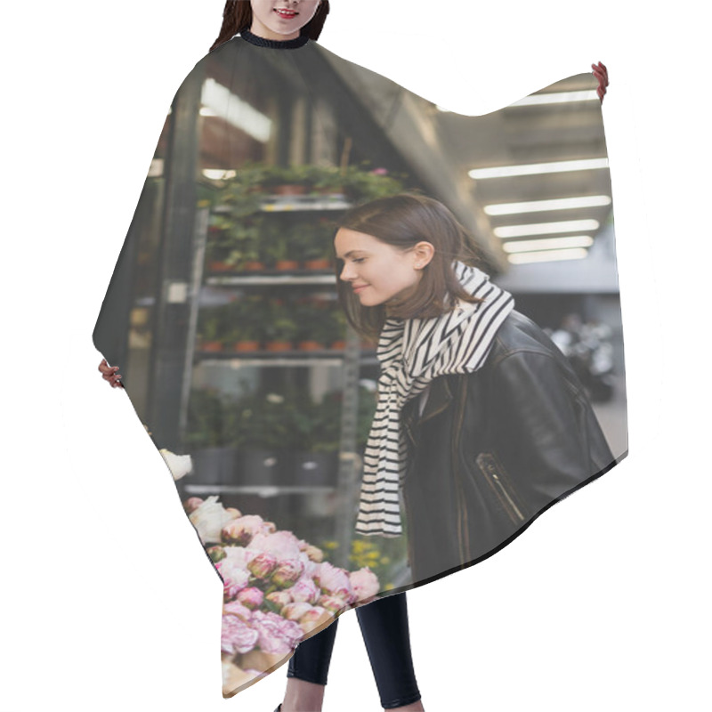 Personality  Side View Of Smiling Young Woman In Stylish Outfit Choosing Flowers On Street In Paris  Hair Cutting Cape