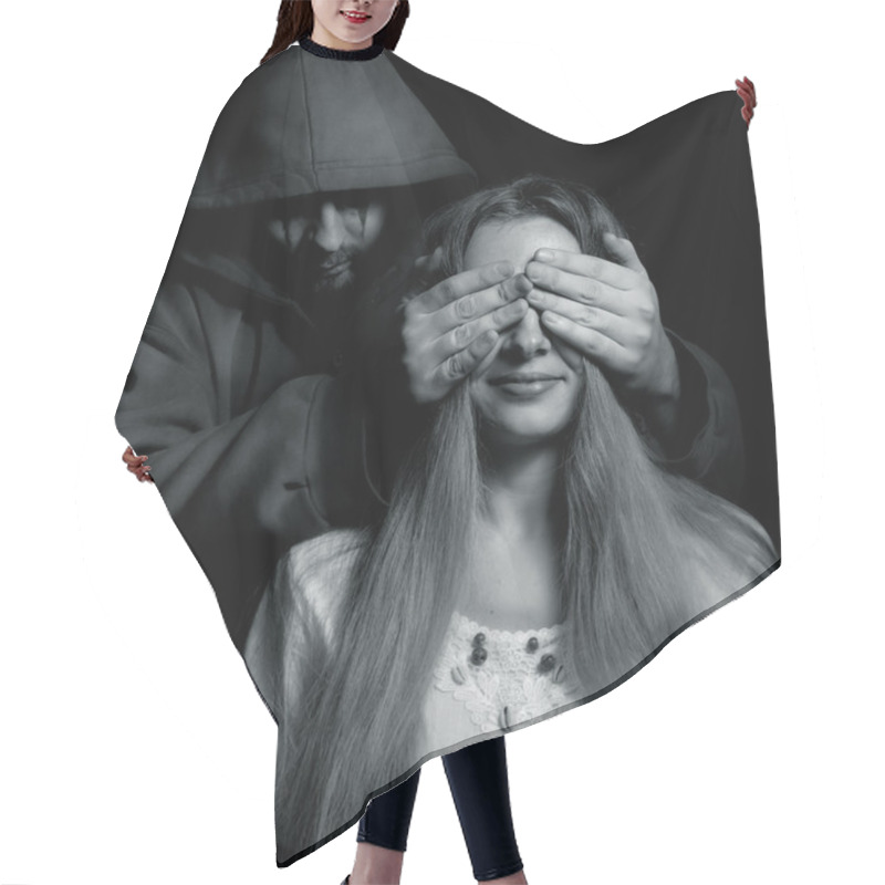 Personality  Halloween Surprise - Evil Man Behind Innocent Girl Hair Cutting Cape