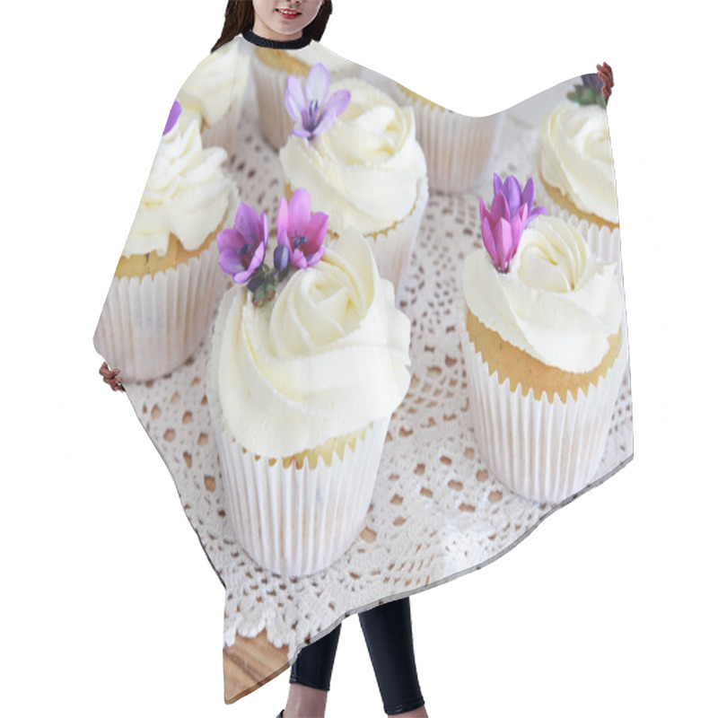 Personality  Frosting Vanilla Cupcakes With Purple Edible Flowers Hair Cutting Cape