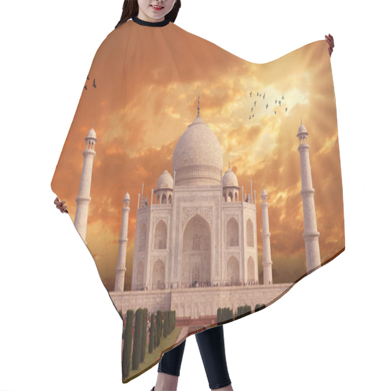 Personality  Beautiful Taj Mahal Architecture, India, Agra, Uttar Pradesh Hair Cutting Cape