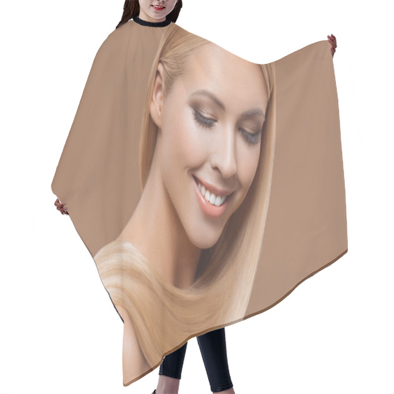 Personality  Beautiful Blond Model Hair Cutting Cape