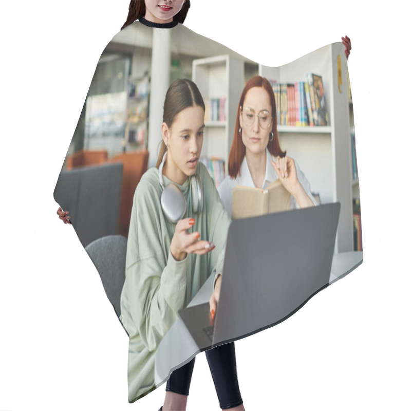 Personality  A Redhead Woman Teaches A Teenage Girl At A Table, Both Focused On A Laptop During An After-school Lesson. Hair Cutting Cape