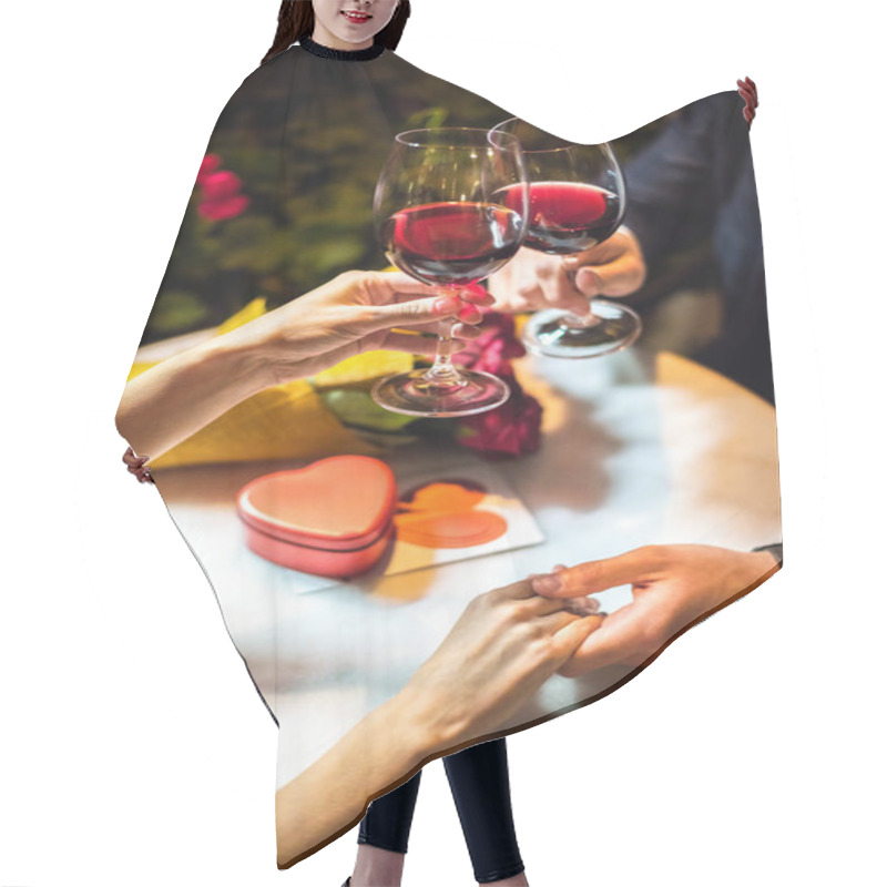 Personality  Cropped View Of Man Clinking Glasses Of Red Wine With Girlfriend While Making Marriage Proposal Hair Cutting Cape