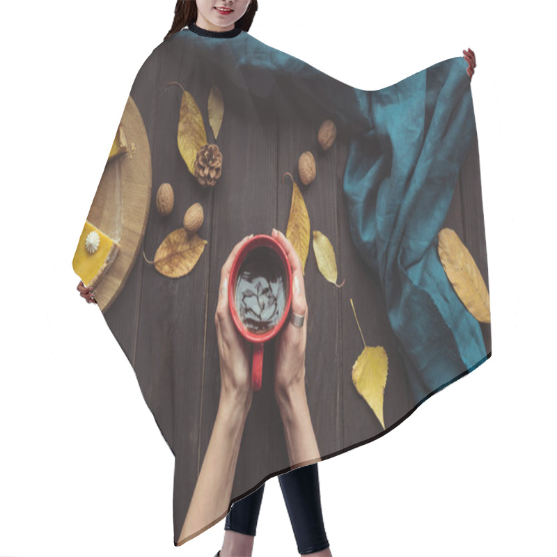 Personality  Female Hands Holding Coffee Hair Cutting Cape