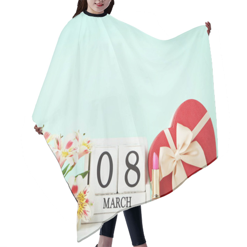 Personality  Calendar Cubes With Flowers And Gift Box On Mint Background Hair Cutting Cape