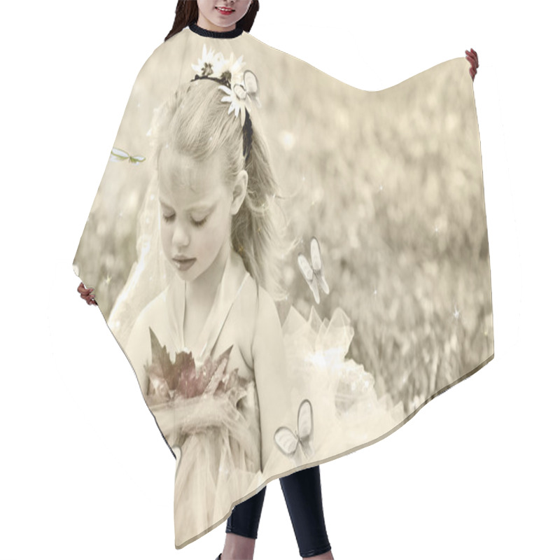 Personality  Child In Fairy Costume Hair Cutting Cape