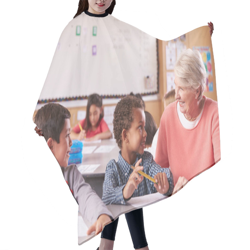 Personality  Senior Teacher Sitting With Kids In Class Hair Cutting Cape