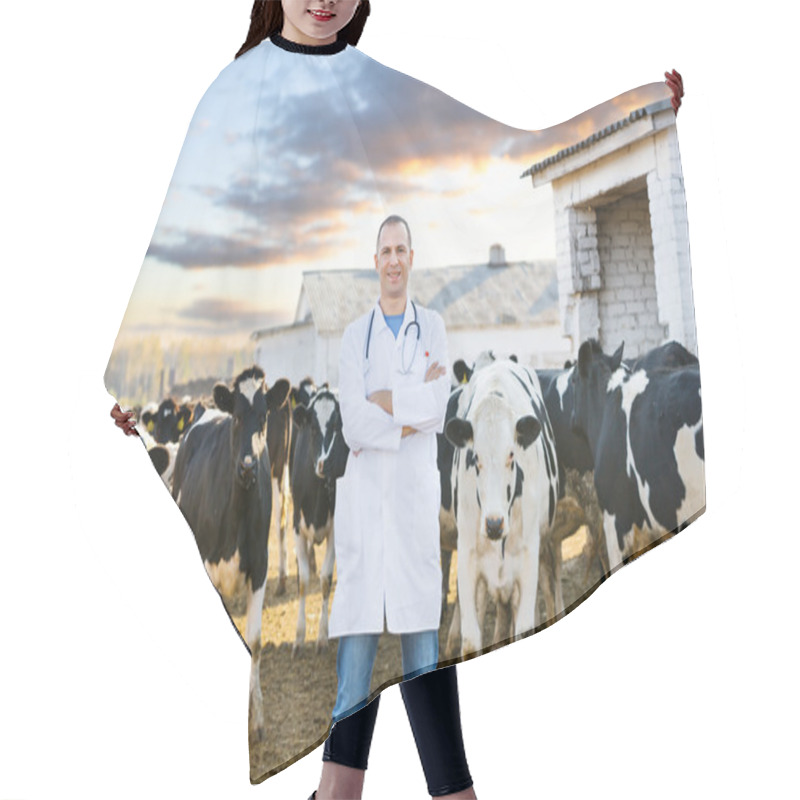 Personality  Veterinarian At  Farm Cattle Hair Cutting Cape