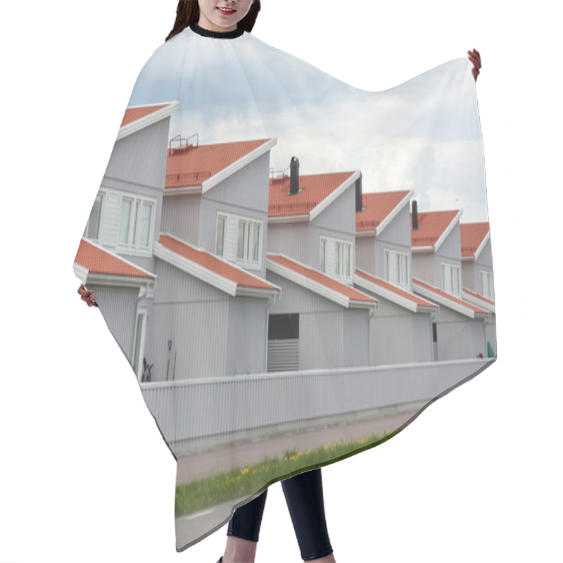 Personality  Mass Produced Row House Hair Cutting Cape