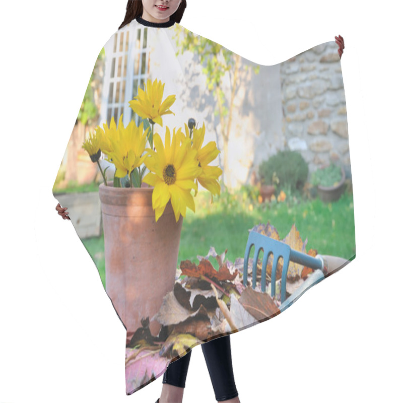 Personality  Gardenning In Fall Hair Cutting Cape