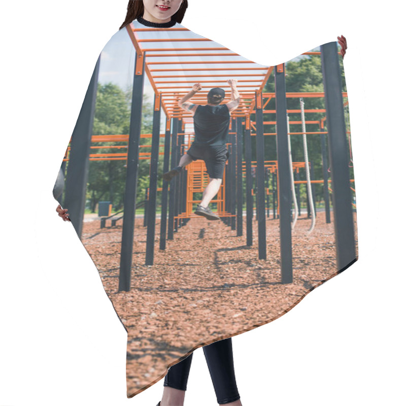 Personality  Man Exercising On Sports Ground Hair Cutting Cape