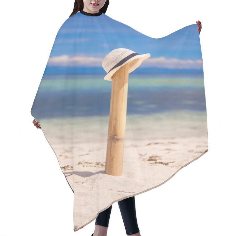 Personality  Straw Hat At Wooden Fence On The White Sandy Beach With An Ocean View Hair Cutting Cape