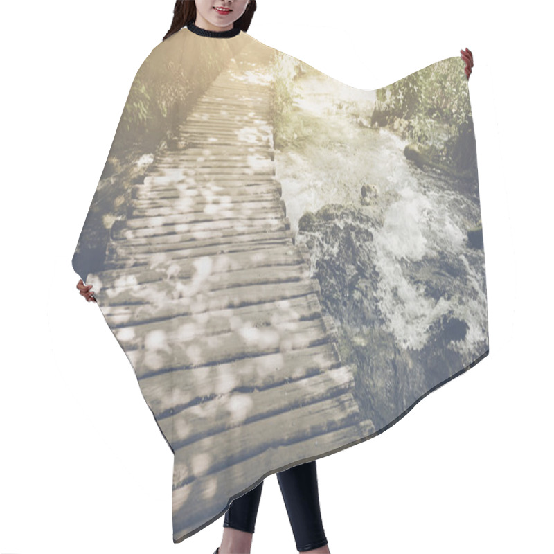 Personality  Hiking Trail With Sunlight Hair Cutting Cape