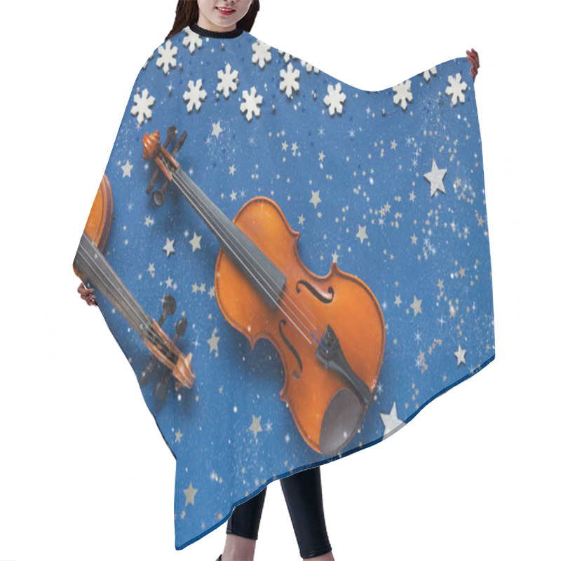 Personality  Two Old Violins And Fir-tree Branches With Christmas Decor With Glitte Hair Cutting Cape