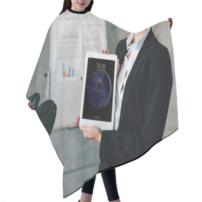 Personality  Cropped View Of Smiling Businesswoman Showing Ipod Screen Hair Cutting Cape