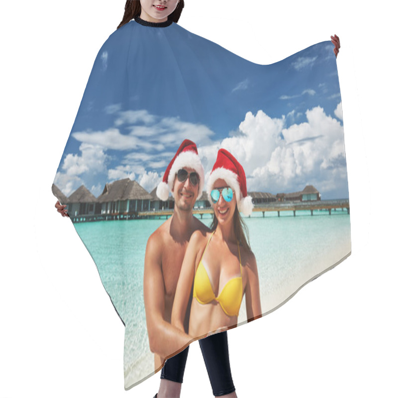 Personality  Couple In Santa's Hat On A Beach Hair Cutting Cape