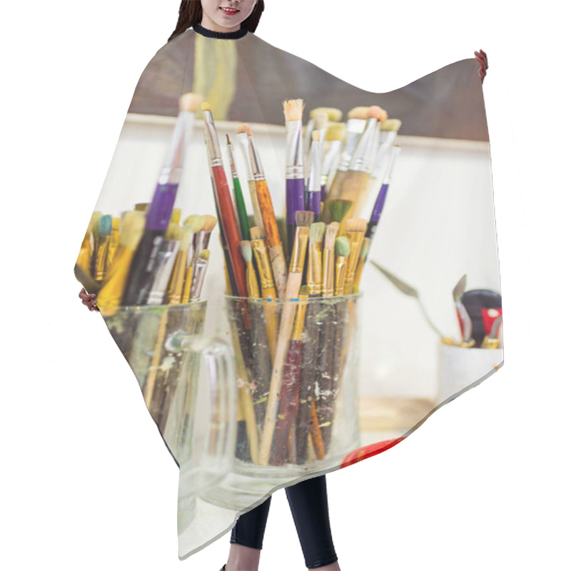 Personality  Painting Brushes In Glasses On Table In Workshop Hair Cutting Cape