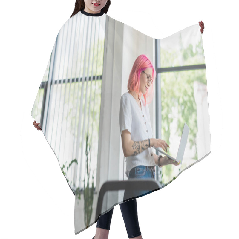 Personality  Happy Young Businesswoman With Pink Hair Using Laptop In Office Hair Cutting Cape