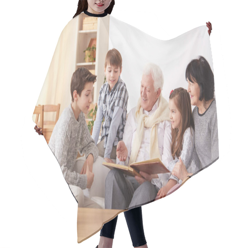 Personality  Grandparents And Grandchildren With Family Album Hair Cutting Cape