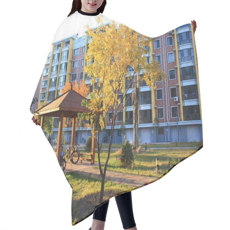 Personality  Pavilion In Residential Hair Cutting Cape