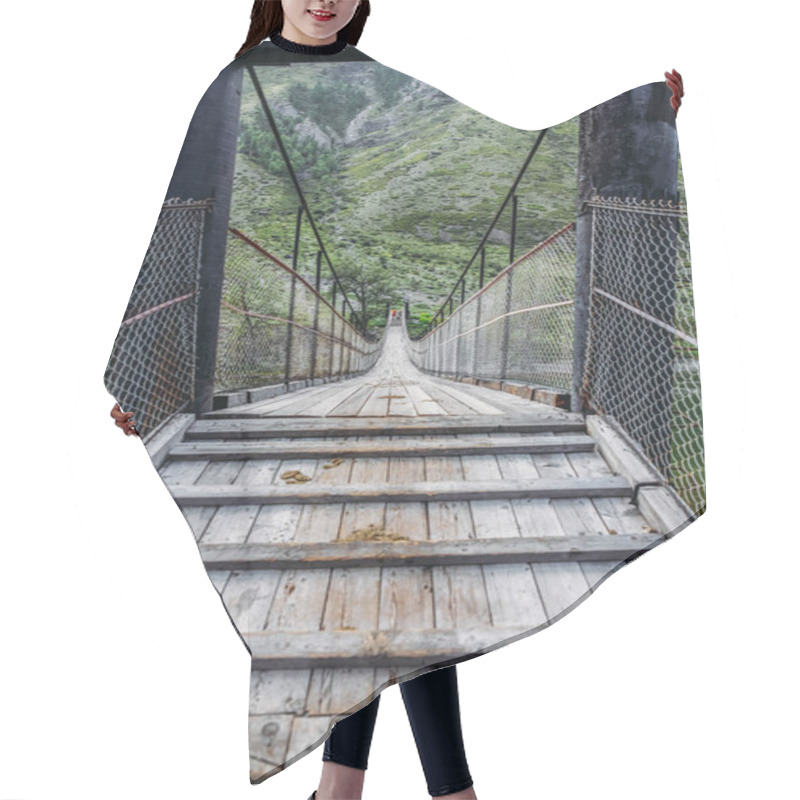 Personality  Wooden Bridge Hair Cutting Cape