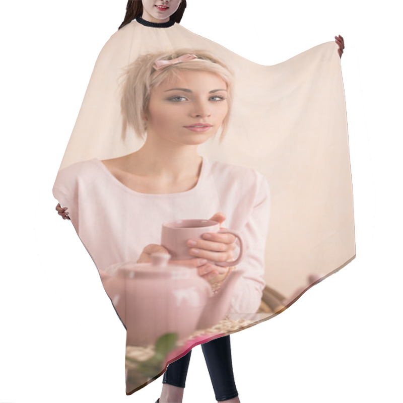 Personality  Woman Having Tea-party Hair Cutting Cape