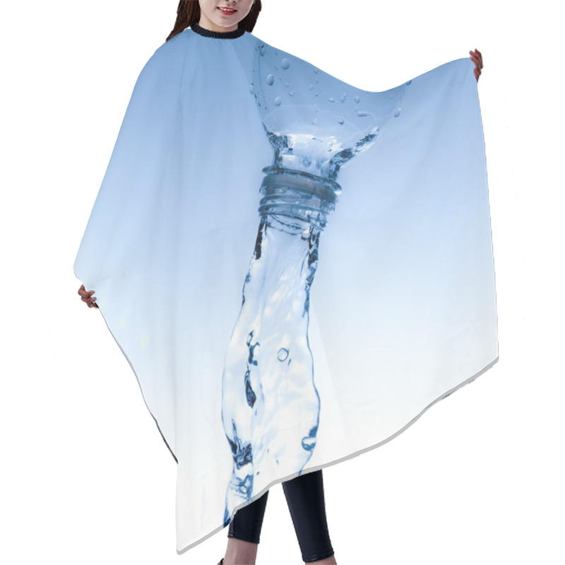 Personality  Fresh Cool Water Pouring Hair Cutting Cape