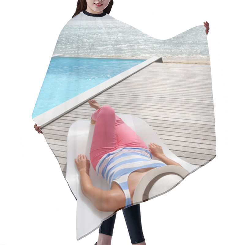 Personality  Woman Relaxing In Deck Chair Hair Cutting Cape