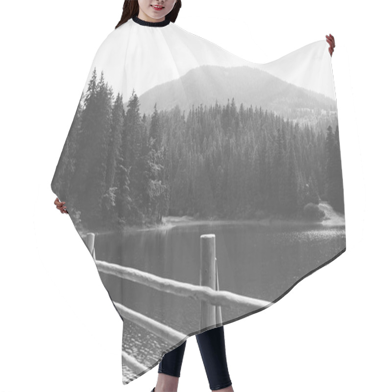 Personality  Black And White Landscape Hair Cutting Cape