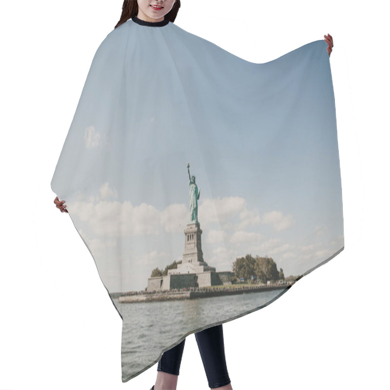 Personality  Statue Of Liberty, Manhattan, New York City Hair Cutting Cape