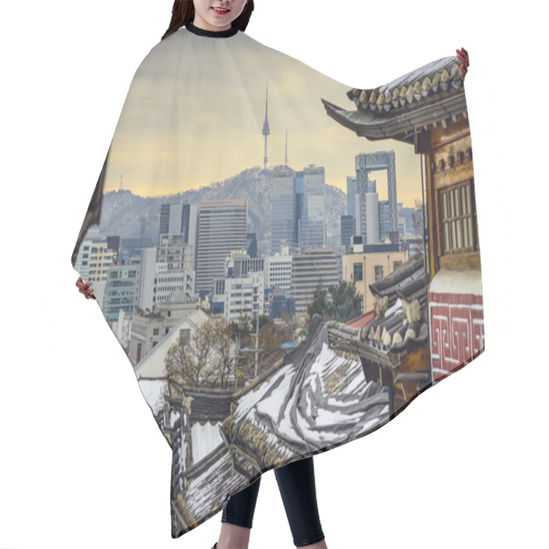 Personality  Seoul, South Korea Historic Distric And Skyline Hair Cutting Cape