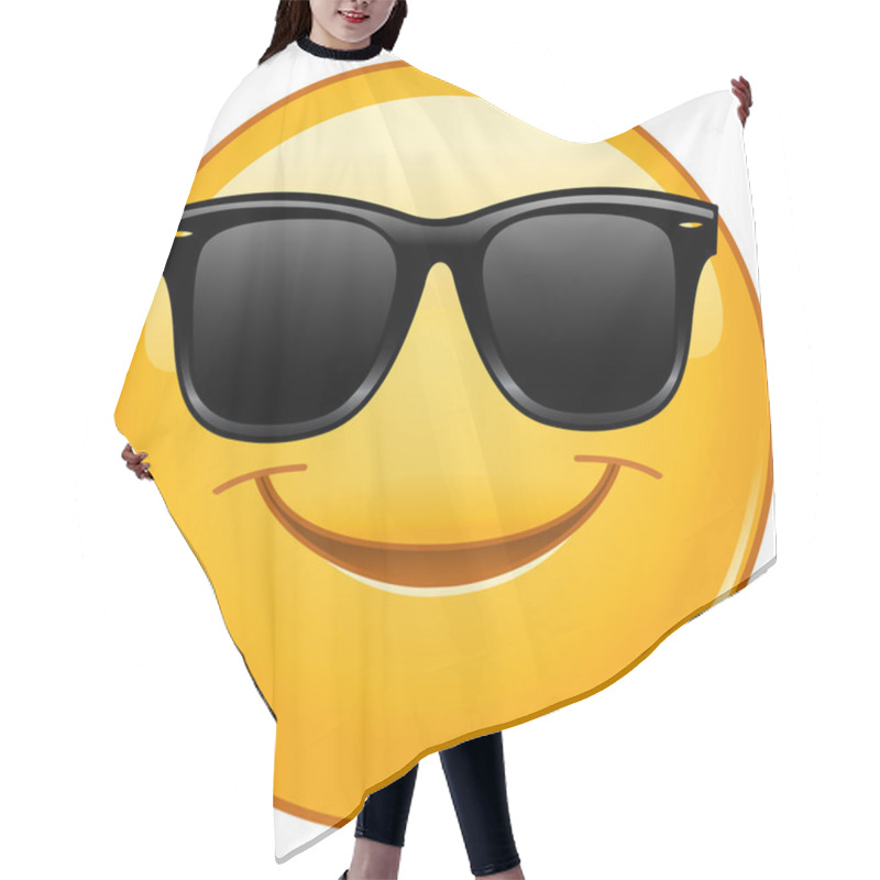 Personality  Smiling Emoticon With Sunglasses Hair Cutting Cape