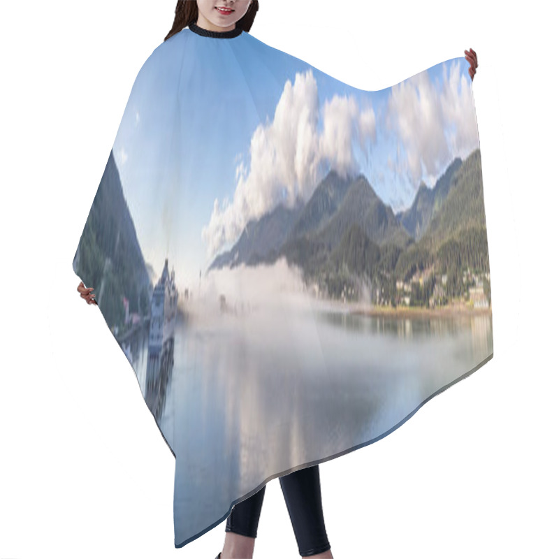 Personality  Panoramic Shot Of Port Of Juneau And Mountains Covered With Clouds And Fog In Gastineau Channel, Alaska. Cruise Ship And Boats Docked In The Port. Blue Cloudy Sky As A Background. Hair Cutting Cape