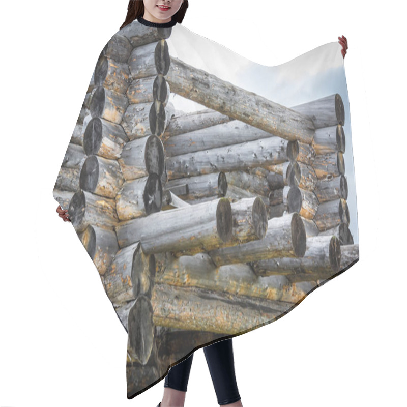 Personality  Old Medieval House Hair Cutting Cape