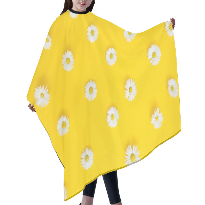 Personality  Floral Pattern Of White Chamomile Daisy Flowers Hair Cutting Cape