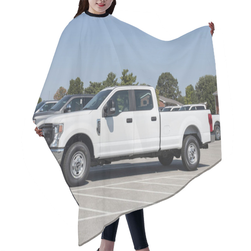 Personality  Kokomo - Circa September 2021: Ford F-350 Display At A Dealership. The Ford F350 Is Available In XL, XLT, Lariat, King Ranch, And Platinum Models. Hair Cutting Cape