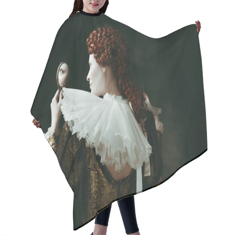 Personality  Medieval Young Woman As A Duchess Hair Cutting Cape