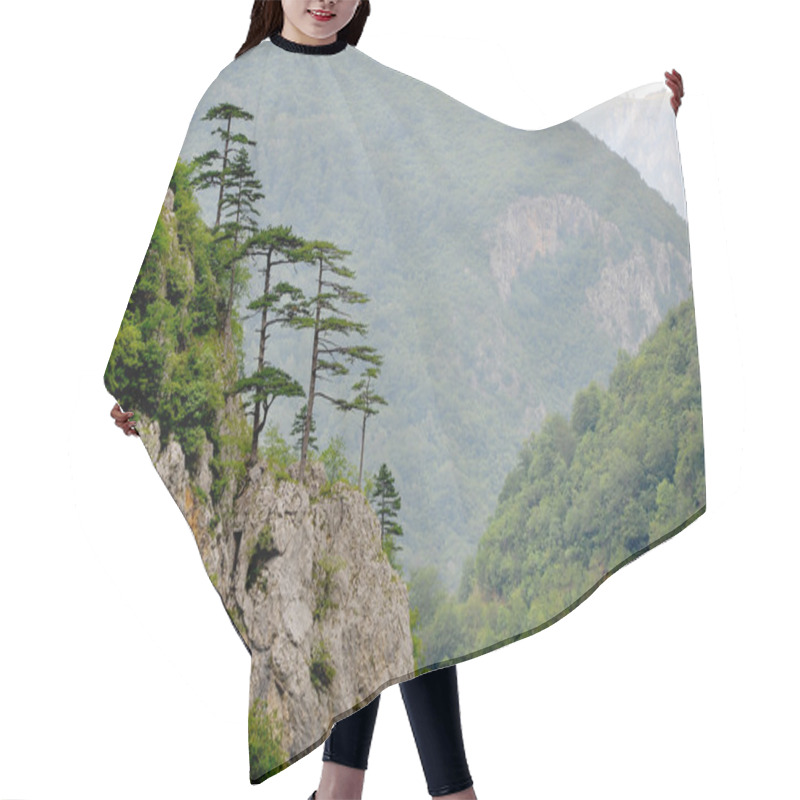 Personality  Beautiful European Mountains Hair Cutting Cape