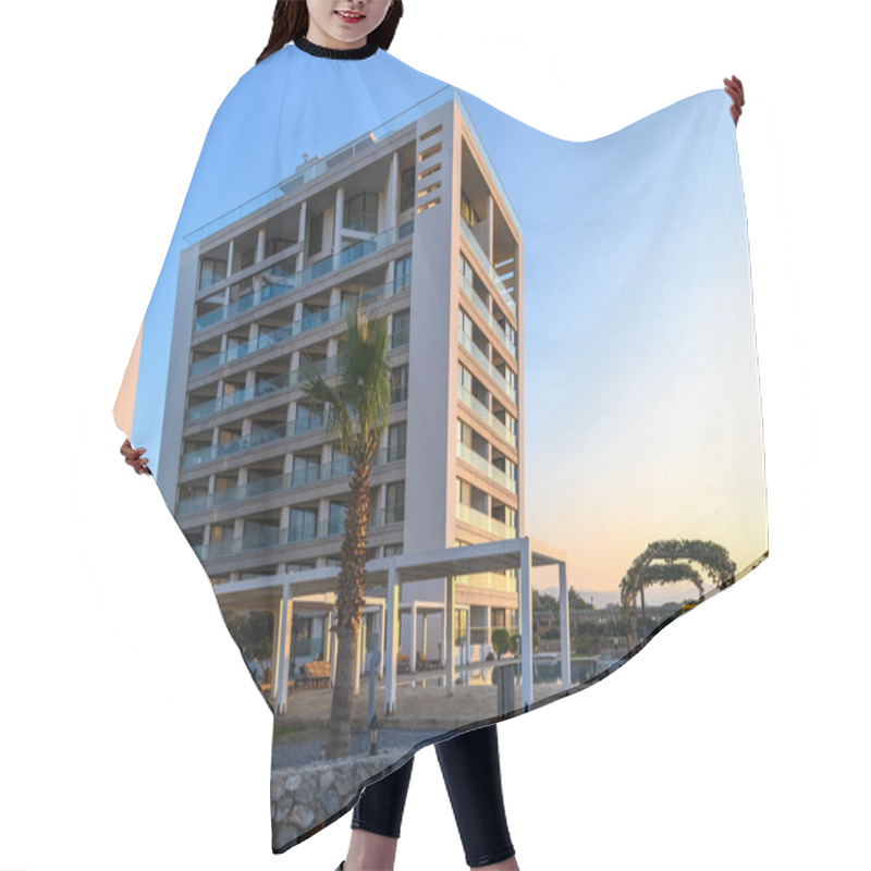 Personality  A Striking Modern Structure Overlooks The Coastline, Bathed In Warm Sunset Hues, Inviting Relaxation And Exploration. Hair Cutting Cape