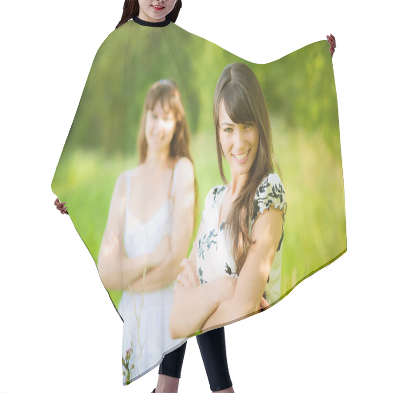 Personality  Two Girls Hair Cutting Cape