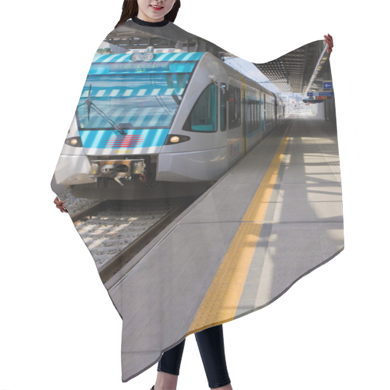 Personality  Railway Platform Hair Cutting Cape